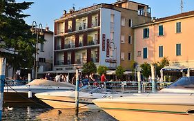 Ambra Hotel - The Only Central Lakeside Hotel In Iseo